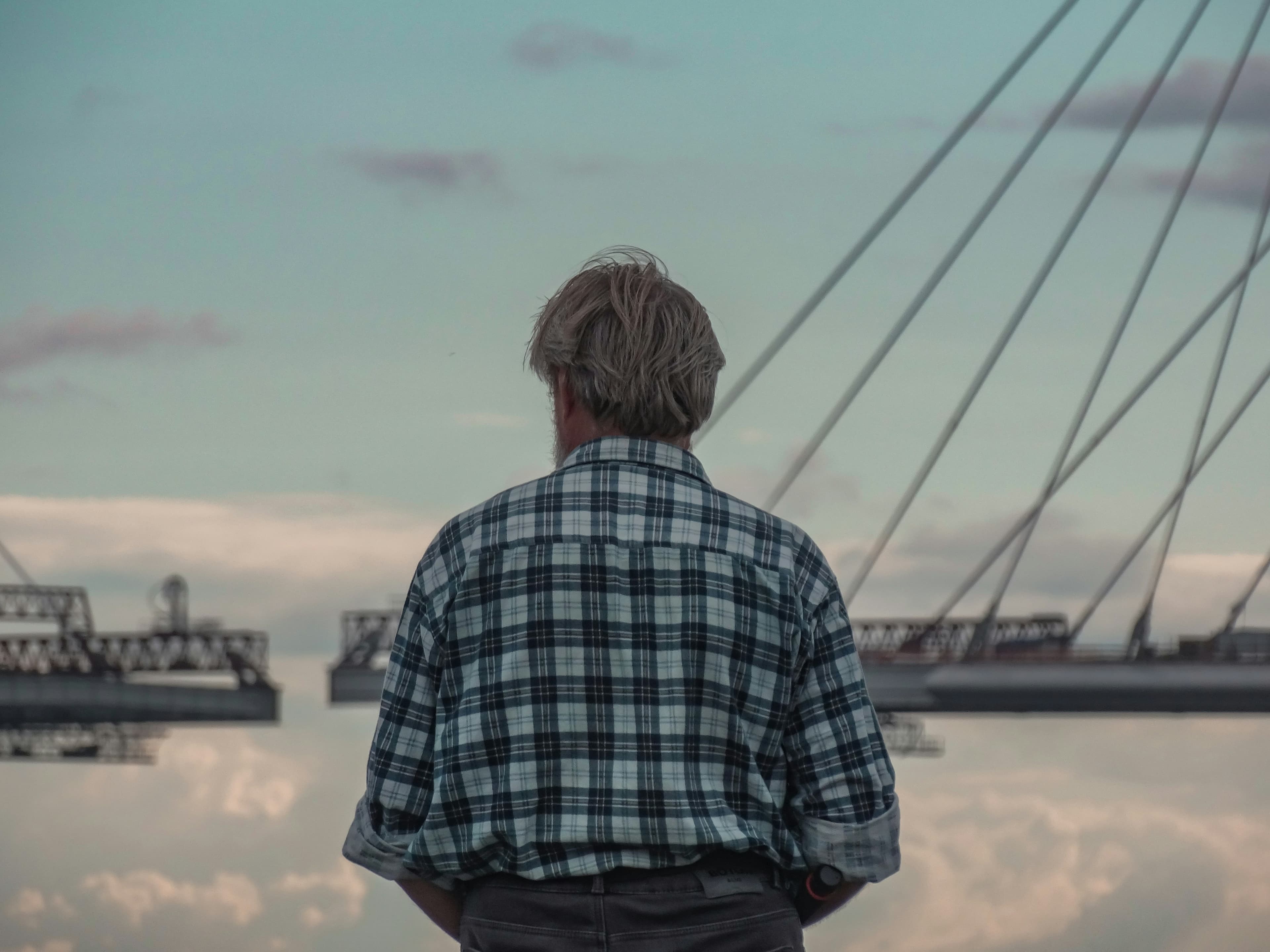 A paycheck with one share going into a 401(k) account and a matching share added by the employer